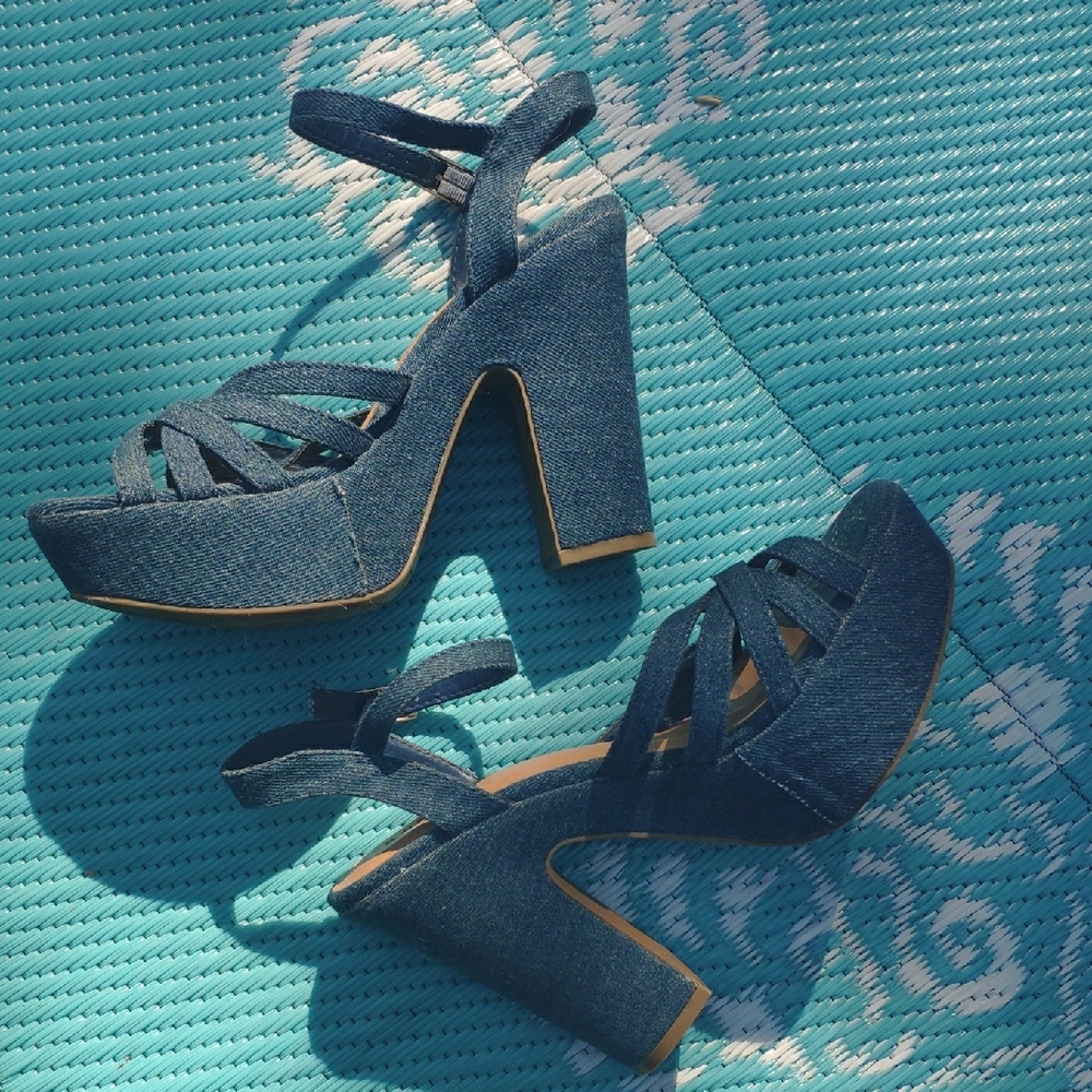 Elegant Blue Strappy Heels